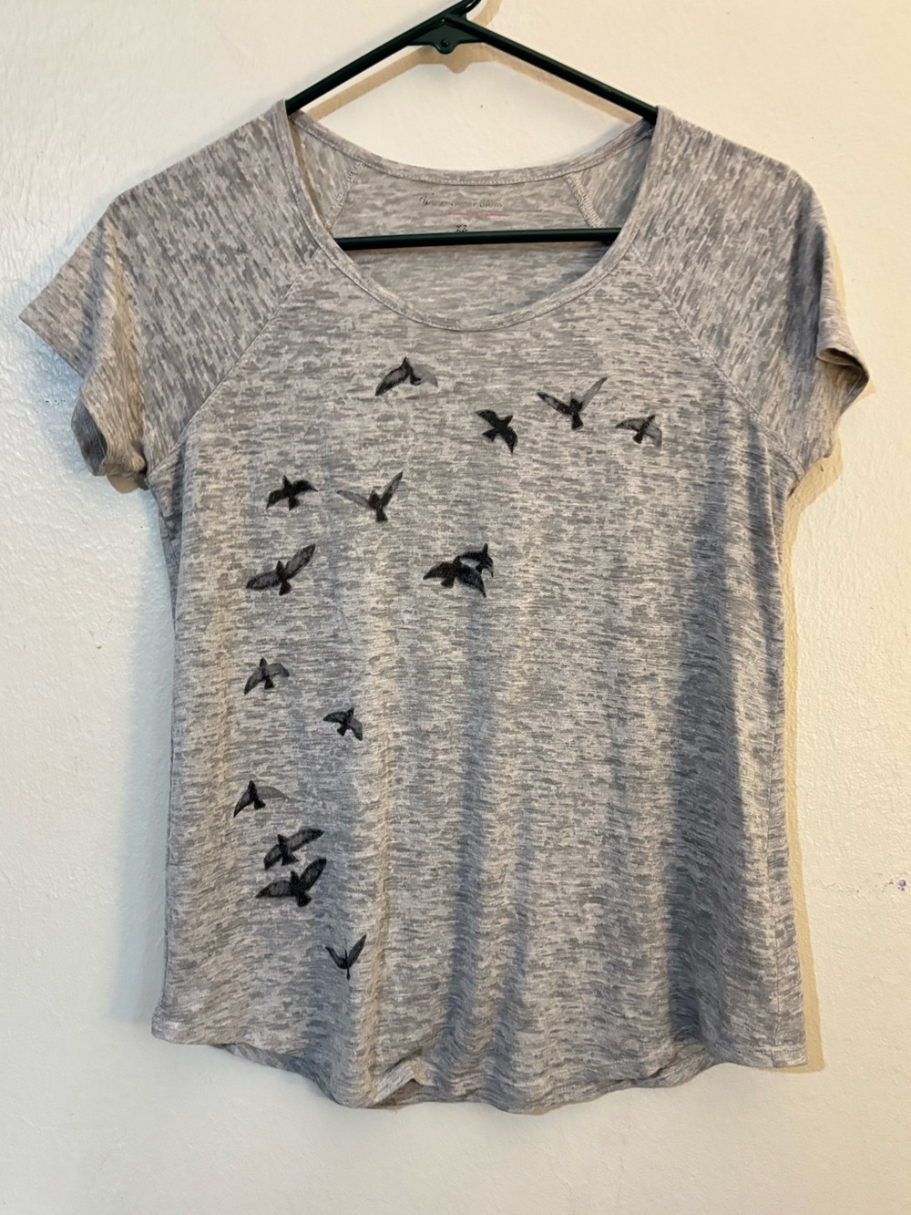 Gray Bird Print Short Sleeve Women’s Tee